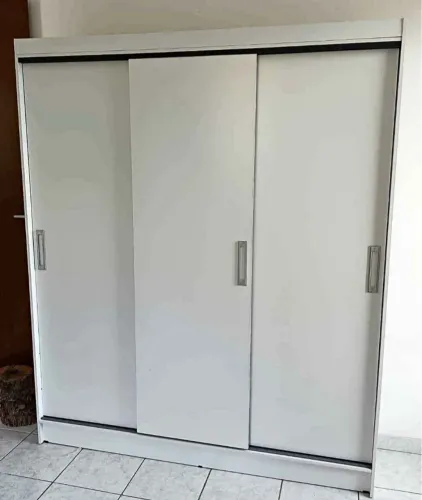 Somente 2 unidades Guarda-Roupa 3 Portas de Correr 