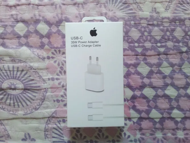 Carregador de iPhone 15 original