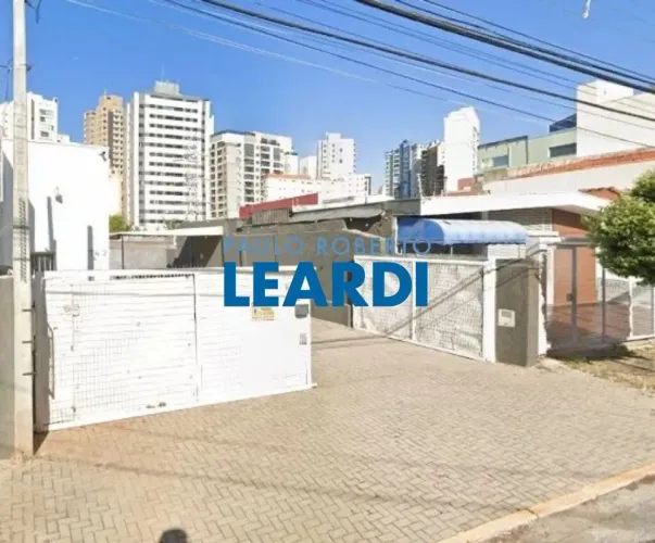 Casa com 1 Quarto(s) e 2 banheiro(s) para Alugar, 260 m² por R$ 2250 / Mês