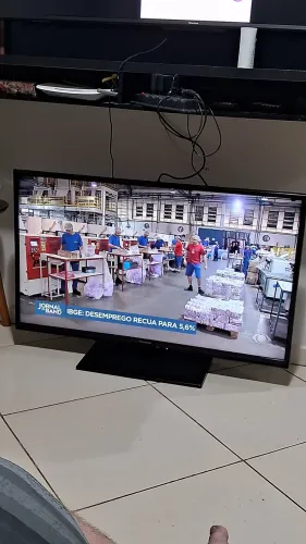 Vendo tv 39 polegadas , com fire stick tv .