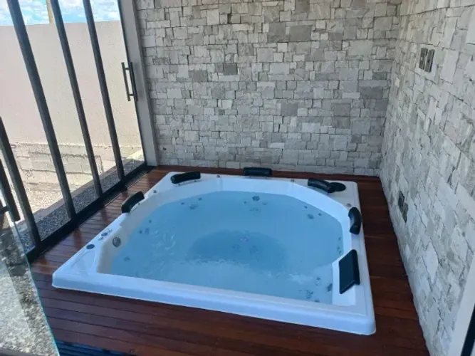 Spa para 6 Pessoas com cooler (jacuzzi, Ofurô, banheira) completo com hidro e aquecedor.