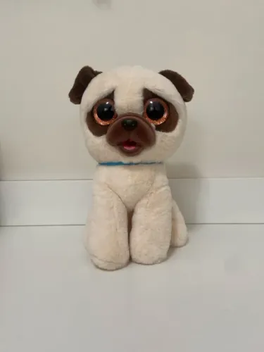 Pelúcia Pug com Olhos Grandes (interativo)