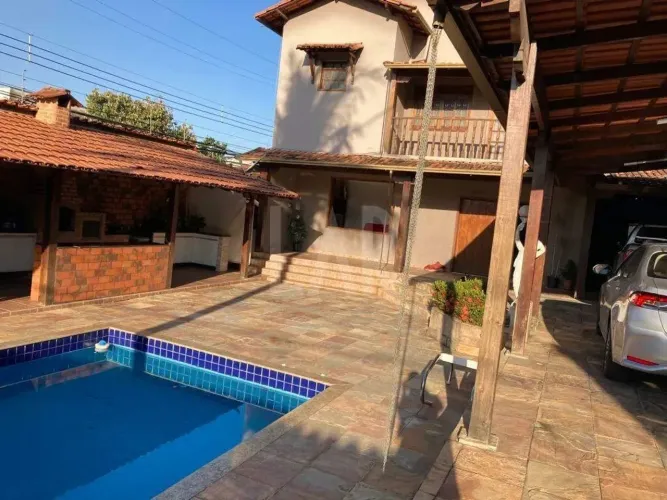 Casa à venda, 7 quartos, 2 suítes, 5 vagas, Planalto - Belo Horizonte/MG