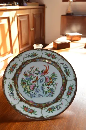 Prato em porcelana oriental