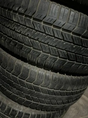Pneu Pirelli 205/60/15 85 % vida útil