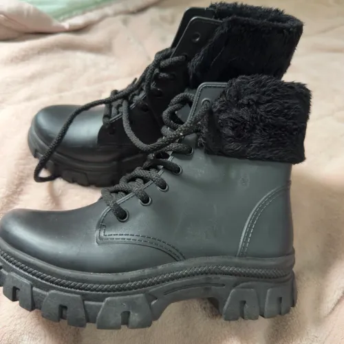 Bota infantil tam 27/28 50,00 cada