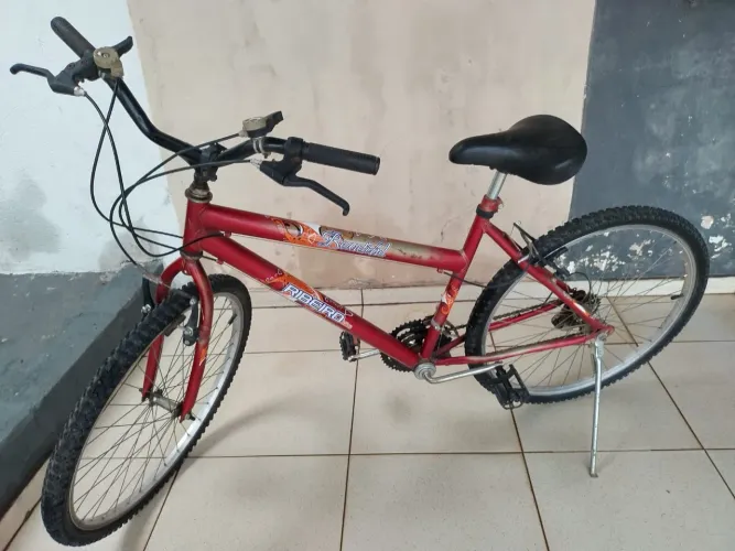 Vende-se Bicicleta Aro 26 (Ribeiro Bike) vermelha