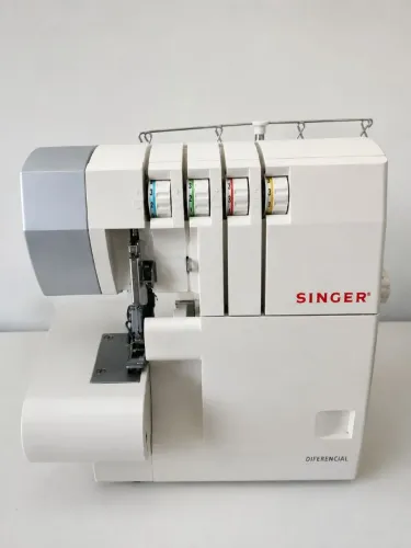 Máquina Overlock Singer - Excelente Estado