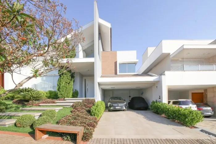 Sobrado à venda em Maringá, Vila Nova, com 3 suítes, com 419.73 m², Condomínio Azaléia Par