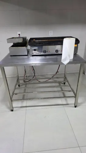 MESA DE INOX