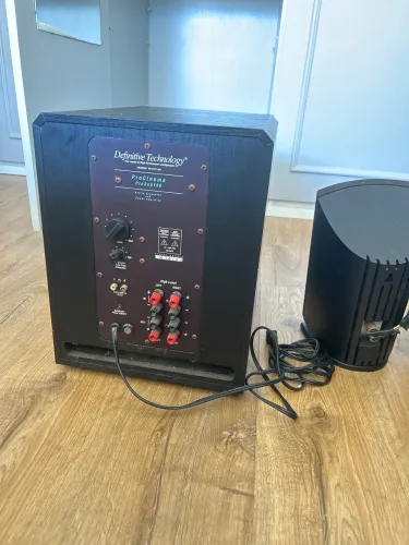 Subwoofer Definitive 