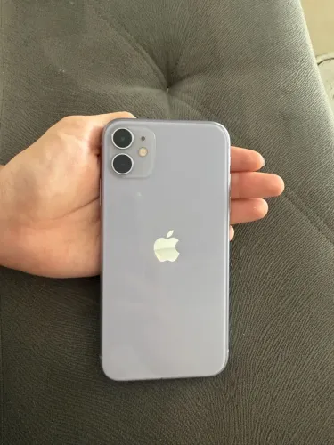 iPhone 11 Lilás 128 GB Seminovo muito bem conservado 