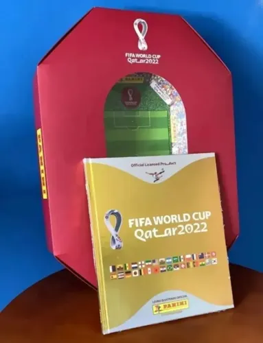 Álbum Copa 2022 Dourado NUMERADO- 99% COMPLETO solto pra colar (Falta 1 figurinha)