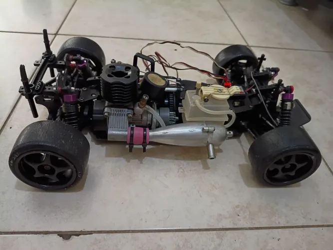 Automodelo RC Kyosho R$500,00