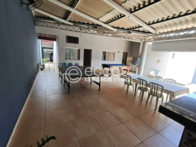 Casa à venda, 3 quartos, 1 suíte, 1 vaga, Jardim Ipanema - Uberlândia/MG