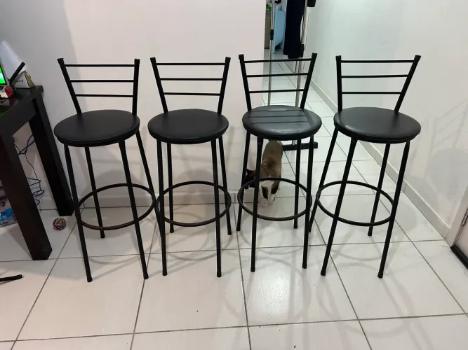 BANQUETAS PRETA COM ENCOSTO