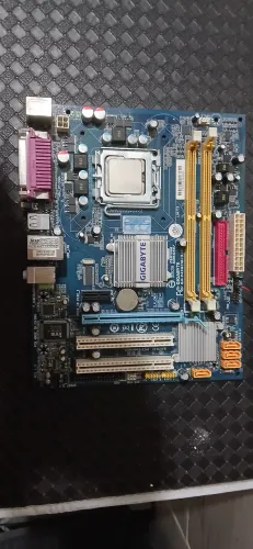 Placa-mãe Gigabyte GA-945GCM-S2C