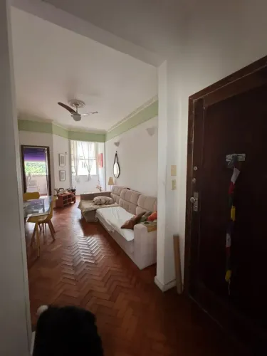 Imóvel para aluguel possui 70 metros quadrados com 2 quartos em Leme - Rio de Janeiro - RJ
