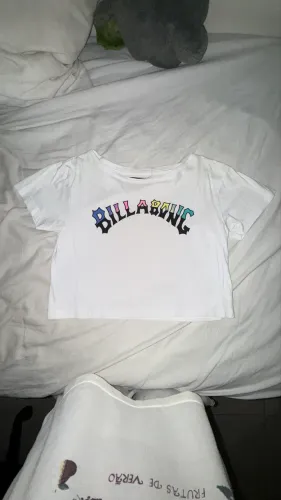 Camiseta cropped Billabong