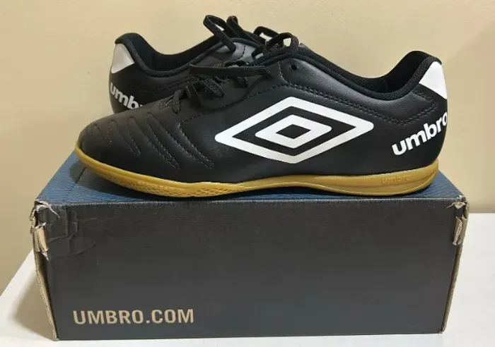 Chuteira de futsal Umbro