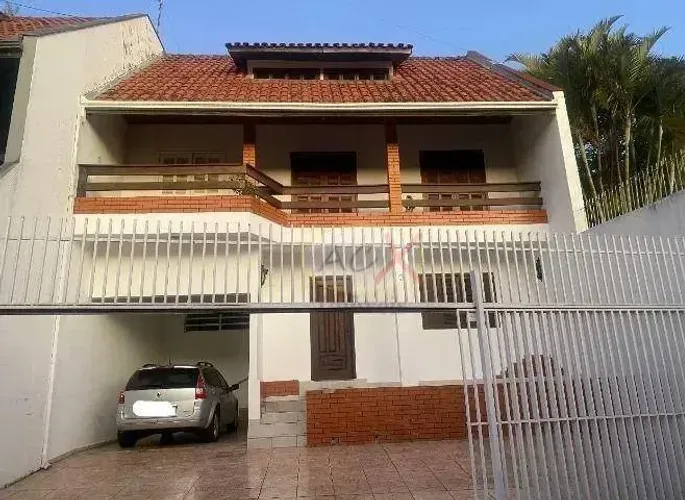 Casa com 3 dormitórios à venda, 223 m² por R$ 890.000,00 - Guabirotuba - Curitiba/PR