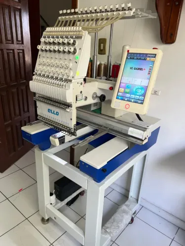 Máquina de bordados industrial ELLO 1 cabeça 15 agulhas