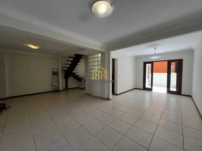 Casa em condomínio fechado em Sto Antônio de Lisbo