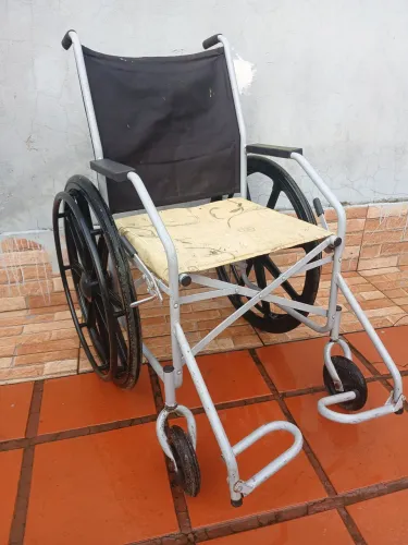Cadeira rodas usada