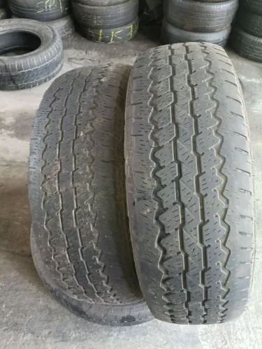 Par pneus 255X70R17 $400