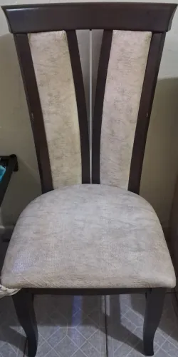 2 Cadeira em madeira