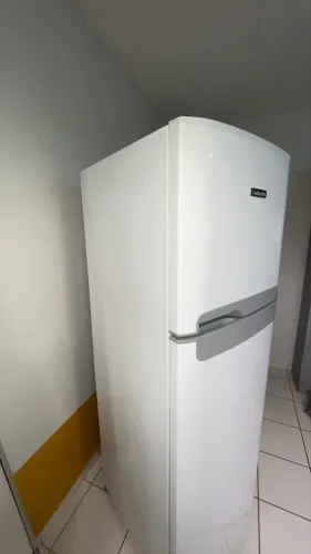 Geladeira econômica!! duas portas Frost free continental 3 anos de uso apenas!!!