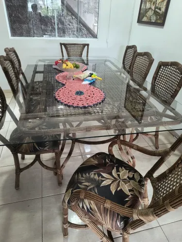 Mesa de jantar 2,20x1,50 8 cadeiras toda em vime 