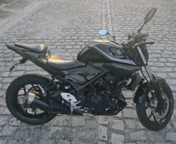 Yamaha MT-03 preta 2017/2018