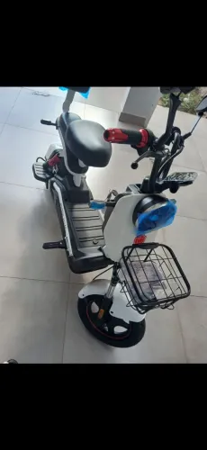 Vende se bicicleta elétrica 