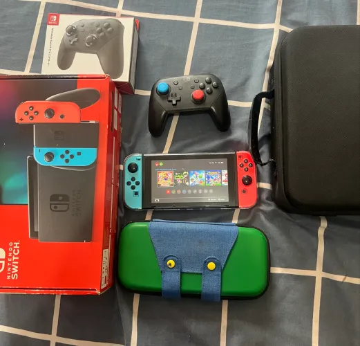 Nintendo switch V2 Desbloqueado + pro controler original + case de viagem