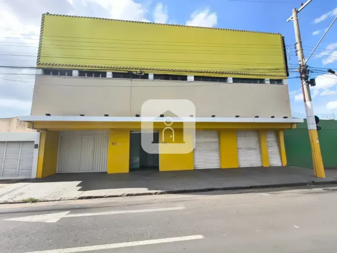 Prédio comercial para locação no bairro Santa Mônica