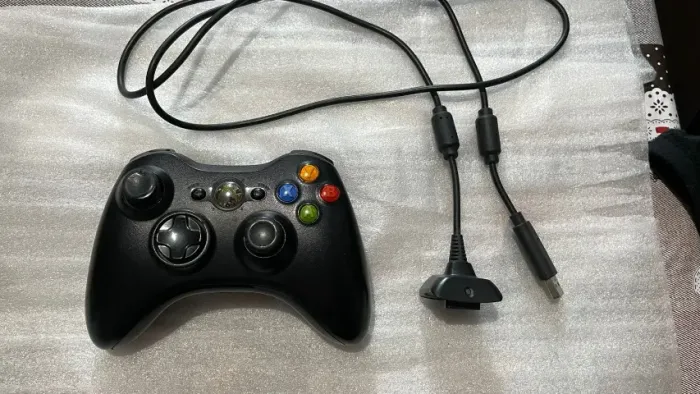Controle de Xbox 360 + Carregador e Bateria P/ Controle