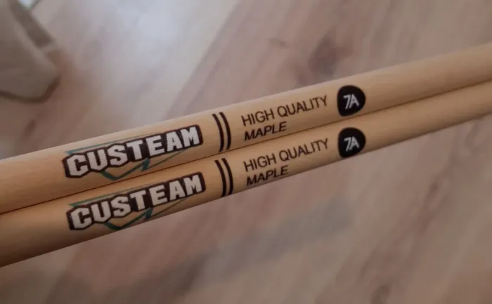 01 par de baquetas de bateria em MAPLE - CUSTEAM 7A
