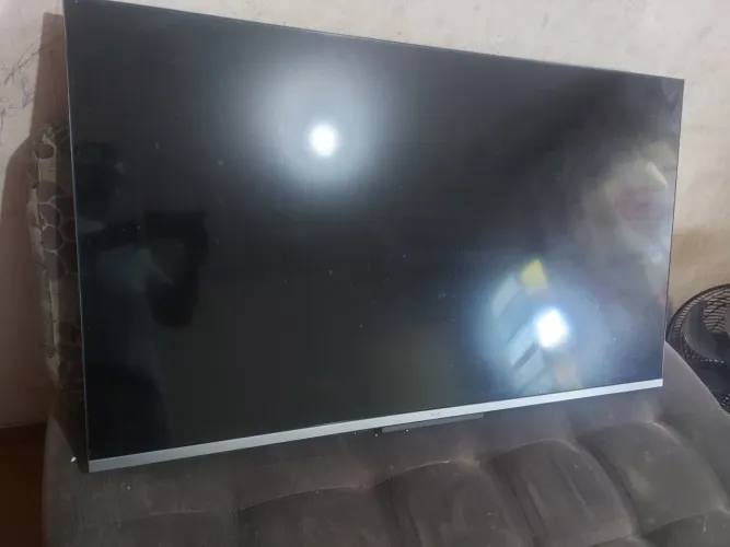 Tv tcl 50 polegada com Defeito sai som não tem imagem para quem queira consertar ou tirar
