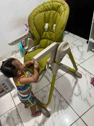 Vendo Cardeira de alimentação pra criança