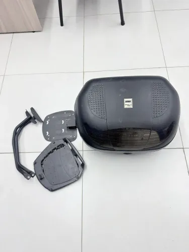 BAULETO COM SUPORTE PARA NMAX MUITO NOVO DA PROTORK 