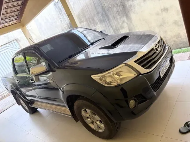 Toyota Hilux CD SRV D4-d 4X4 3.0 TDI Diesel AUT 2012