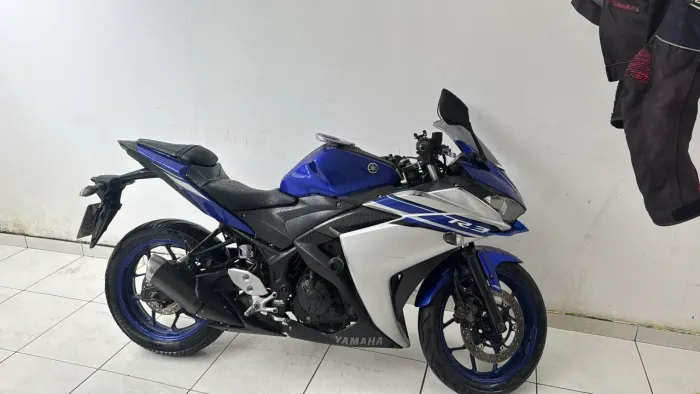 Yamaha YZF R-3 321 2017