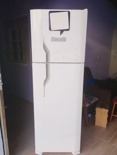 Vendo geladeira Electrolux