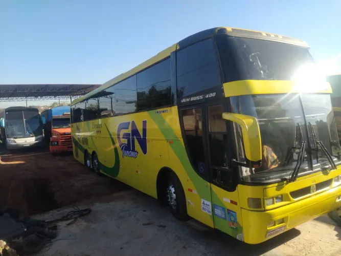 VENDO OU TROCO POR ONIBUS TOCO OU CAMINHÃO... ÔNIBUS TURISMO LD BUSSCAR P400 MERCEDES-BENZ