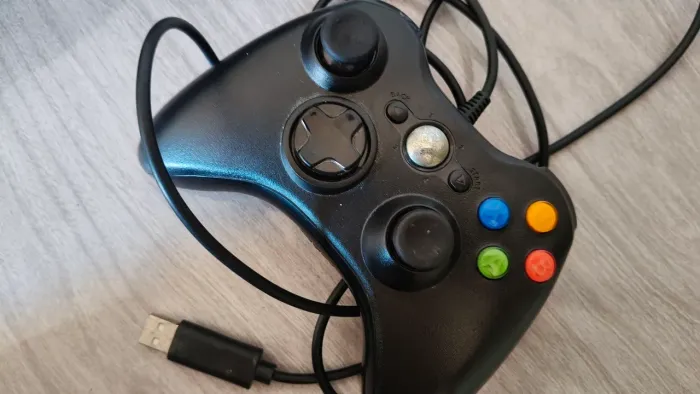 Controle Xbox 360 com fio usado