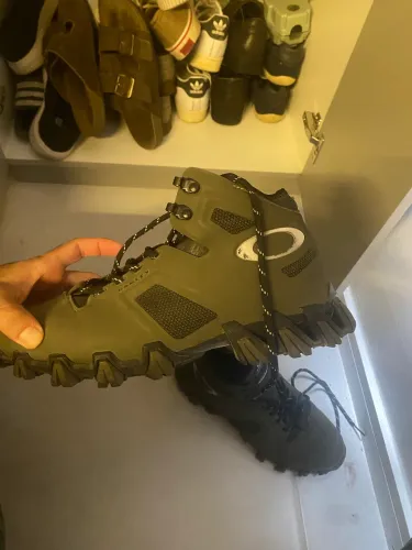 Bota oakley 