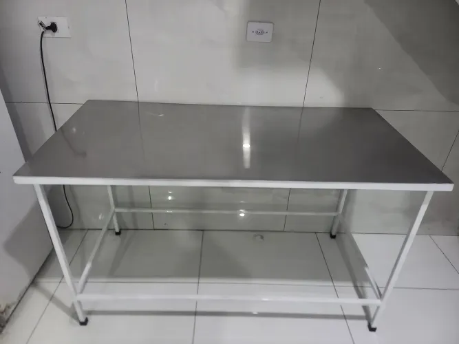Mesa inox resistente,  140 X 0,70