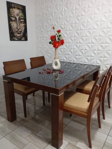 Mesa de Jantar 6 lugares +4 cadeiras em madeira. Viamão