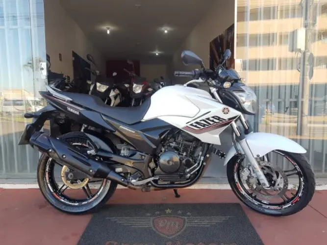FAZER 250 ANO 2015 / I M P E C Á V E L
